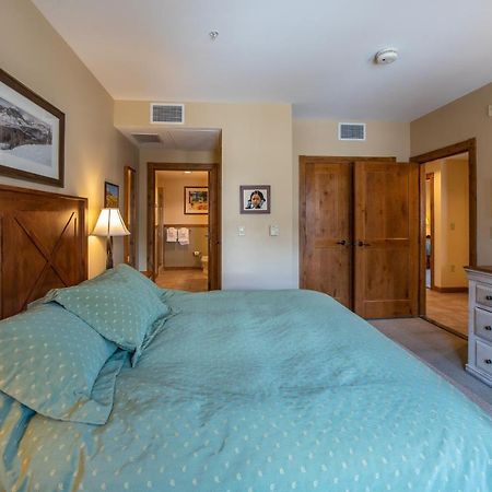 Two Bedroom Condo With Balcony Over Mountaineer Square - Just Steps From The Slopes! Condo Crested Butte Dış mekan fotoğraf
