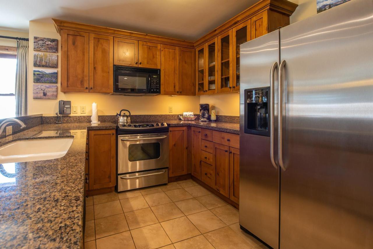 Two Bedroom Condo With Balcony Over Mountaineer Square - Just Steps From The Slopes! Condo Crested Butte Dış mekan fotoğraf