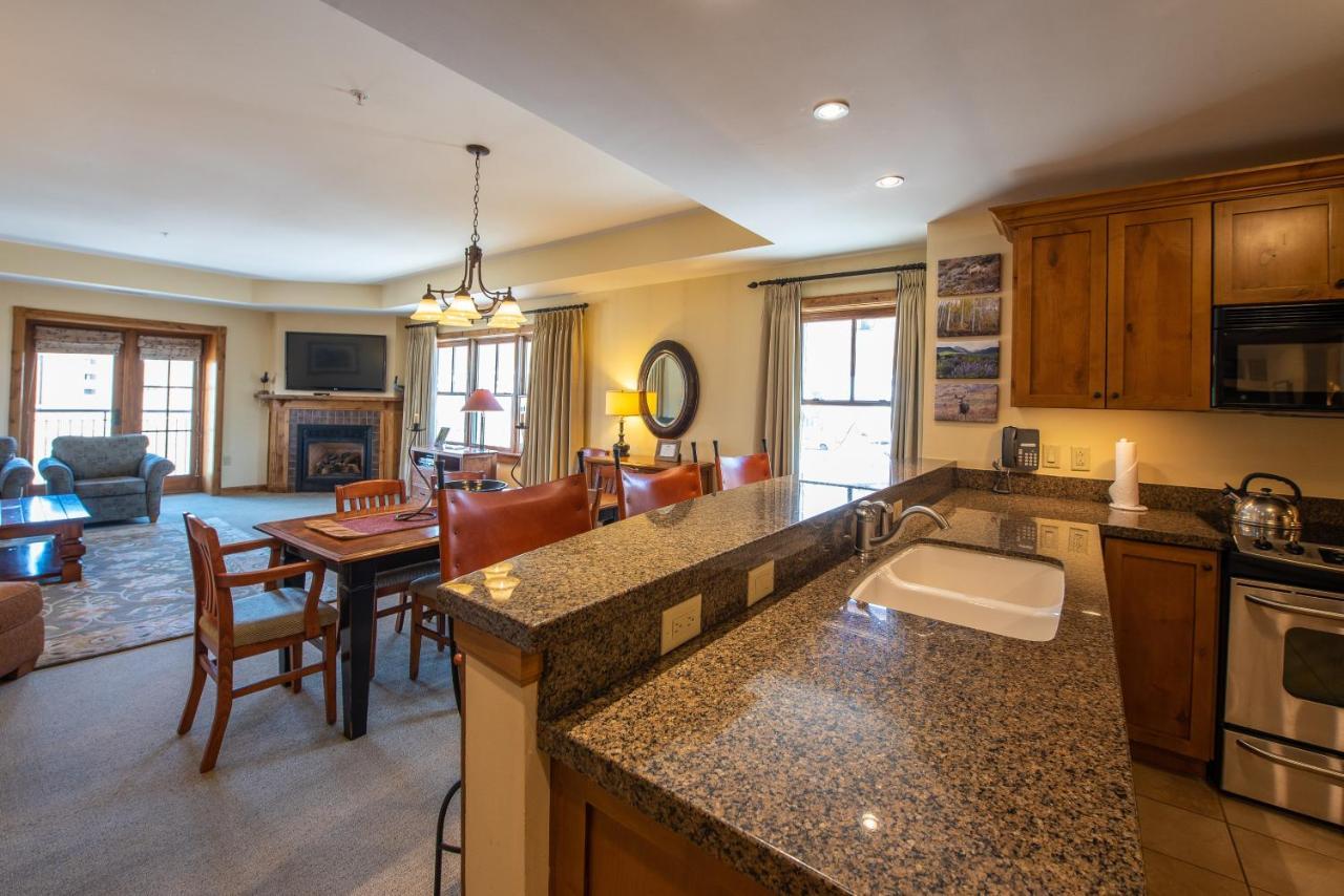 Two Bedroom Condo With Balcony Over Mountaineer Square - Just Steps From The Slopes! Condo Crested Butte Dış mekan fotoğraf